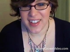 Nerdy Webcam Plumper Lies Back And Masturbates Her Twat